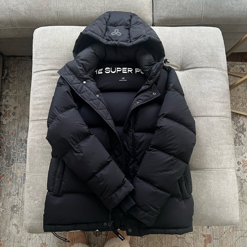Waterproof Aritzia Super Puff Jacket